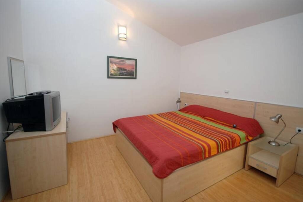 Bmv Room For 2-3 With Greenery View Sveti Stefan Luaran gambar